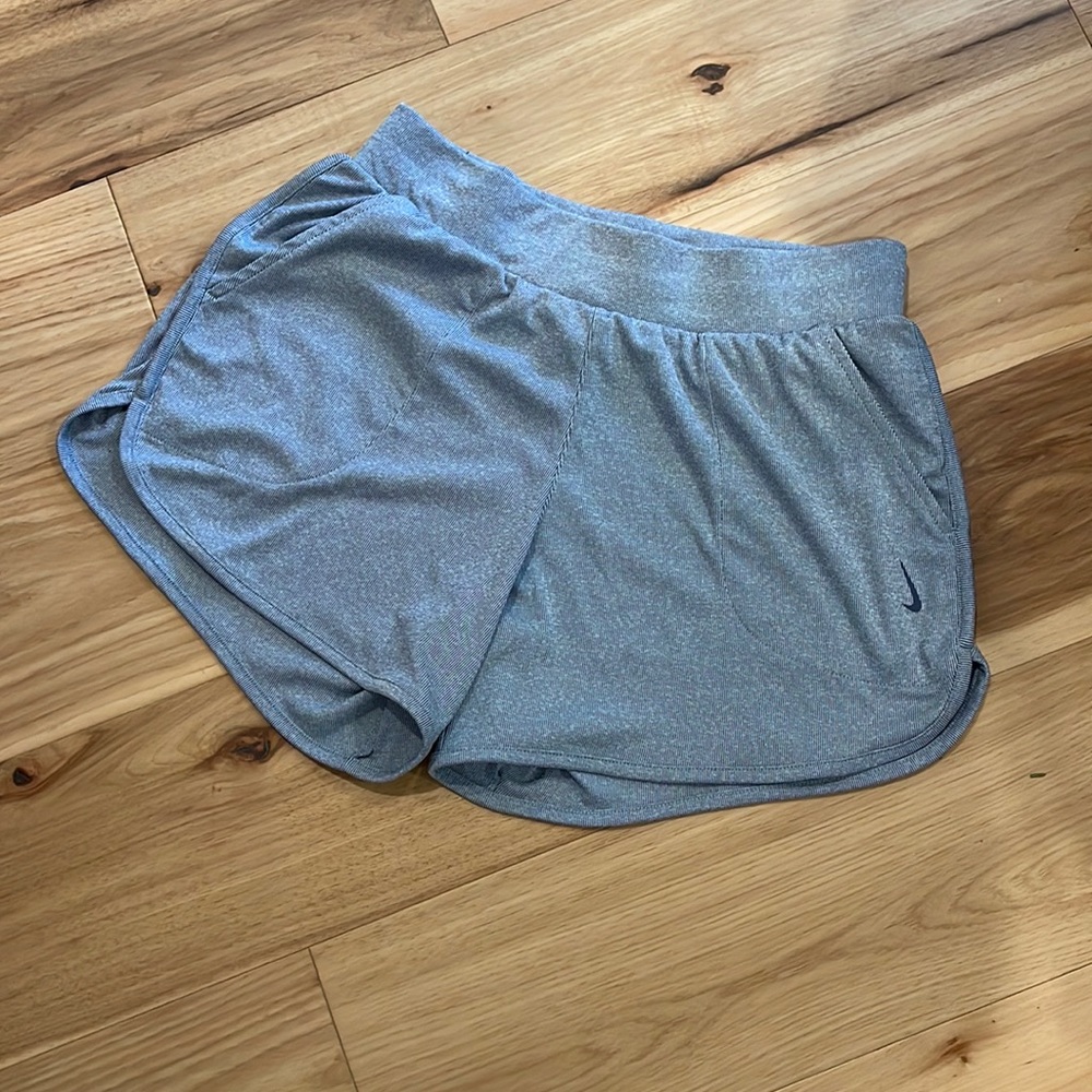Nike yoga shorts size m